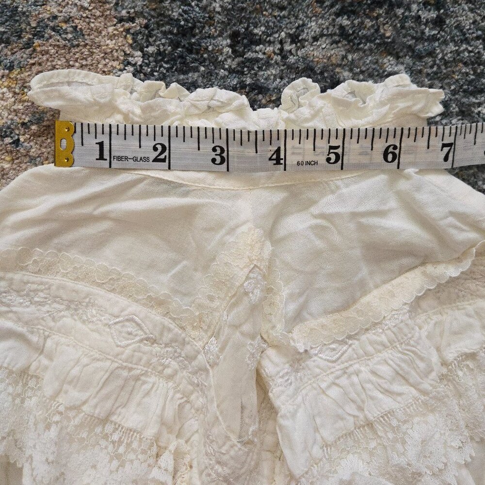 90's Antique Keyhole Blouse - Picture 4 of 16